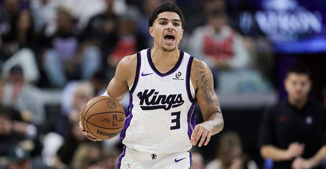 九游APP-Shams：国王以一份两年合同签下基利安·海斯